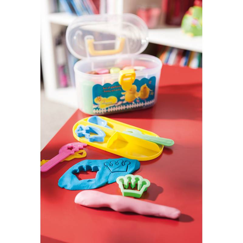 RACETY sada plastelíny v plastovém kufříku s formičkami RACETY sada plastelíny v plastovém kufříku s formičkami